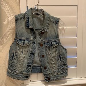 American Eagle Jean Vest: size small, great condition